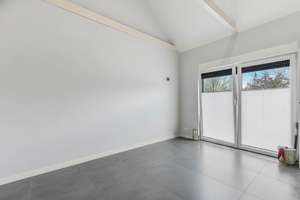 Frisch saniert: Besonderer Bungalow mit über 4 Meter hohen Decken. – Die vollständige Adresse der Immobilie erhältst du vom Anbieter., 24558 Henstedt-Ulzburg – Vorschaubild 11