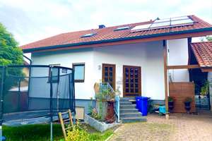 Viel Platz, viel Leben – charmantes Einfamilienhaus mit Gartenparadies & Wohlfühlatmosphäre – Die vollständige Adresse der Immobilie erhältst du vom Anbieter., 97922 Lauda-Königshofen – Vorschaubild 1