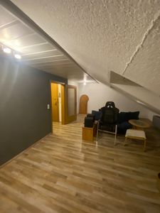 Dachgeschosswohnung in Bahnhofsnähe 