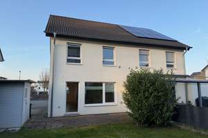 SANKT AUGUSTIN helle Einfam. Doppelhaushälfte, 4 Zimmer, 125 m² Wfl. Vollkeller, Garten, Stellplätze – Die vollständige Adresse der Immobilie erhältst du vom Anbieter., 53757 Sankt Augustin – Vorschaubild 1