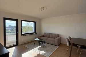 Bright Fully Furnished 2-Room Apartment with Balcony – Belfaster Straße 52, 13349 Berlin – Vorschaubild 1