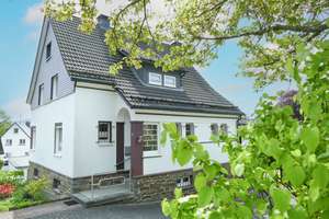 Einfamnilienhaus in bester Lage von Siegen - Niederschelden – Die vollständige Adresse der Immobilie erhältst du vom Anbieter., 57080 Niederschelden, Siegen – Vorschaubild 2