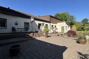 Ich bin ein Zwei- bis Dreifamilienhaus mit Geschichte – stilvoll, urig und mit wunderschönem Garten. – Die vollständige Adresse der Immobilie erhältst du vom Anbieter., 46147 Holten, Oberhausen – Vorschaubild 2