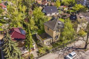 Wohnen neu gedacht – sanierungsbedürftiges Haus auf 717 m² Grundstück mit Zukunftsperspektive – Die vollständige Adresse der Immobilie erhältst du vom Anbieter., 13583 Falkenhagener Feld, Berlin – Vorschaubild 2