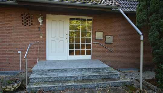 Bild von Großes, bezugsfreies 2-Familienhaus mit wohnwertem Keller für Büro, Gäste, etc. auf 2.795 m² G