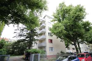 Helle 3-Zimmer-Wohnung mit Balkon in ruhiger Lage – Berlin-Neukölln