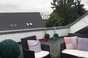 Schöne drei Zimmer Wohnung, Dachterrasse, Bad mit Waschmaschinen Anschluss  – Bahnhofstraße 28, 68809 Neulußheim – Vorschaubild 2