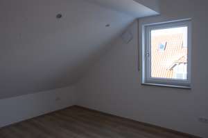 exclusive 4 Zimmer DG Wohnung  mit EBK  Dachterasse und Carport – Akazienstraße 24, 85049 West, Ingolstadt – Vorschaubild 8