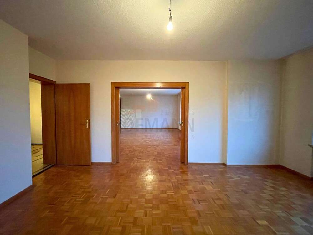 Immobilie in Dittelbrunn - Freiraum-Traum in Dittelbrunn: Charmantes Haus, Garten-Oase & Garage. Viel Platz zum Leben&Genießen! - Bild 10