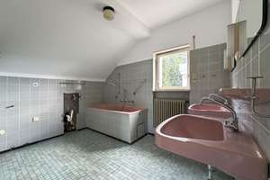 Großzügiges Zuhause. 8 Zimmer. 223 m².
Garten, Garage und 2 Stellplätze. Viel
Platz für Ihre Ideen – Die vollständige Adresse der Immobilie erhältst du vom Anbieter., 78244 Gottmadingen – Vorschaubild 30