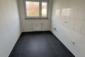 Wir suchen Sie - Anschauen Einziehen -  3 Zi.-Whng. mit Balkon - Duisburg Rheinhausen – Brahmsstraße 12, 47226 Rheinhausen-Mitte, Duisburg – Vorschaubild 2