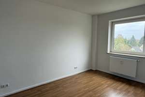 Schöne 3-Zimmer-Wohnung mit Loggia und inkl. Keller in Hamburg-Eißendorf – Strucksbarg 49, 21077 Eißendorf, Hamburg – Vorschaubild 12