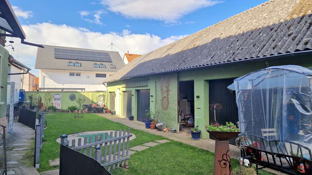 Immobilie in Freisbach - 3-Familienhaus mit Garten und Seitengebäude, gut vermietet. - Bild 2