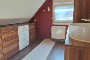 Einfamilienhaus mit großer Dachterrasse– viel Potenzial zur individuellen Gestaltung – Eisenbahnstraße 76, 65439 Flörsheim am Main – Vorschaubild 6