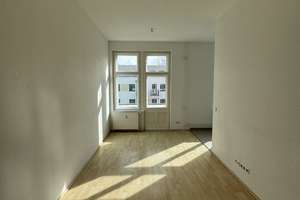2-Zimmer-Altbauperle mit zwei Balkonen in gefragter Lage von Berlin-Friedrichshain – Die vollständige Adresse der Immobilie erhältst du vom Anbieter., 10245 Friedrichshain, Berlin – Vorschaubild 2