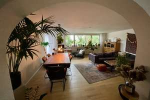 Helle 3-Zimmer-Wohnung mit großem Wohnbereich und Balkon in Essen Schönebeck