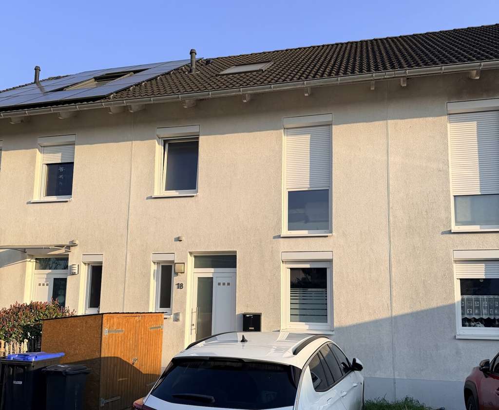 Immobilie in Kenzingen - Reihenmittelhaus in ruhiger Stichstraße mit super günstigen Verbrauchswerten in Kenzingen - Bild 0