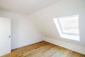 Friedenauer Wohntraum: stilvolles Dachgeschoss mit Aufdachterrasse im Erstbezug! – Bennigsenstraße 5, 12159 Friedenau, Berlin – Vorschaubild 14