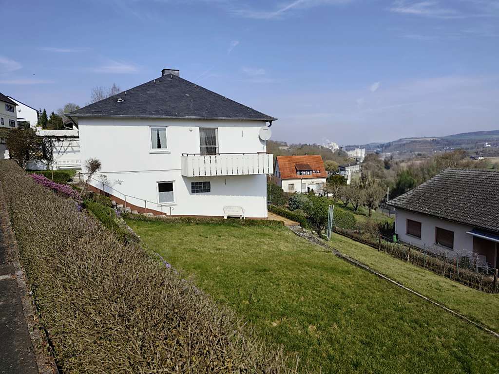 Immobilie in Hahnstätten - Open House Besichtigung für handwerklich Begabte mit Vision: Immobilie mit tollem Fernblick - Bild 0