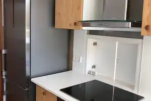 Modernisierte Wohnung mit Einbauküche und Balkon: stilvolle 2-Zimmer-Wohnung in Mainz-Finthen – Sertoriusring 313, 55126 Mainz – Vorschaubild 2