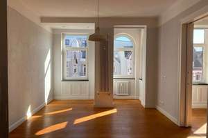 Großzügige, gut geschnittene 3-Zi-Wohnung mit Einbauküche und Balkon in zentraler Lage in Kiel Nord