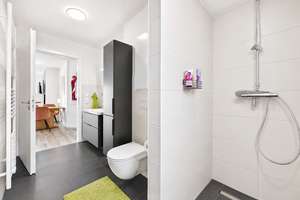 Stilvoll, barrierefrei und energieeffizient – Ihr neues Zuhause in Hage – Die vollständige Adresse der Immobilie erhältst du vom Anbieter., 26524 Hage – Vorschaubild 8