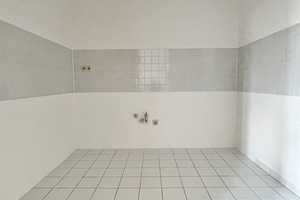 2-Raum • modernes Laminat • Bad mit Wanne • Haus mit Aufzug • Stellplatz • Küche ohne Fenster – Chemnitz – Vorschaubild 10