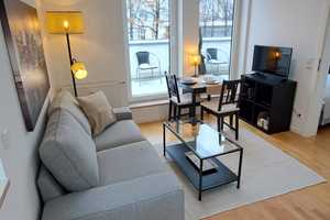 Sonne Pur: 1,5-Zimmer-Penthouse-Wohnung mit Balkon  in Bogenhausen – Revalerstr. 0, 81677 München – Vorschaubild 1
