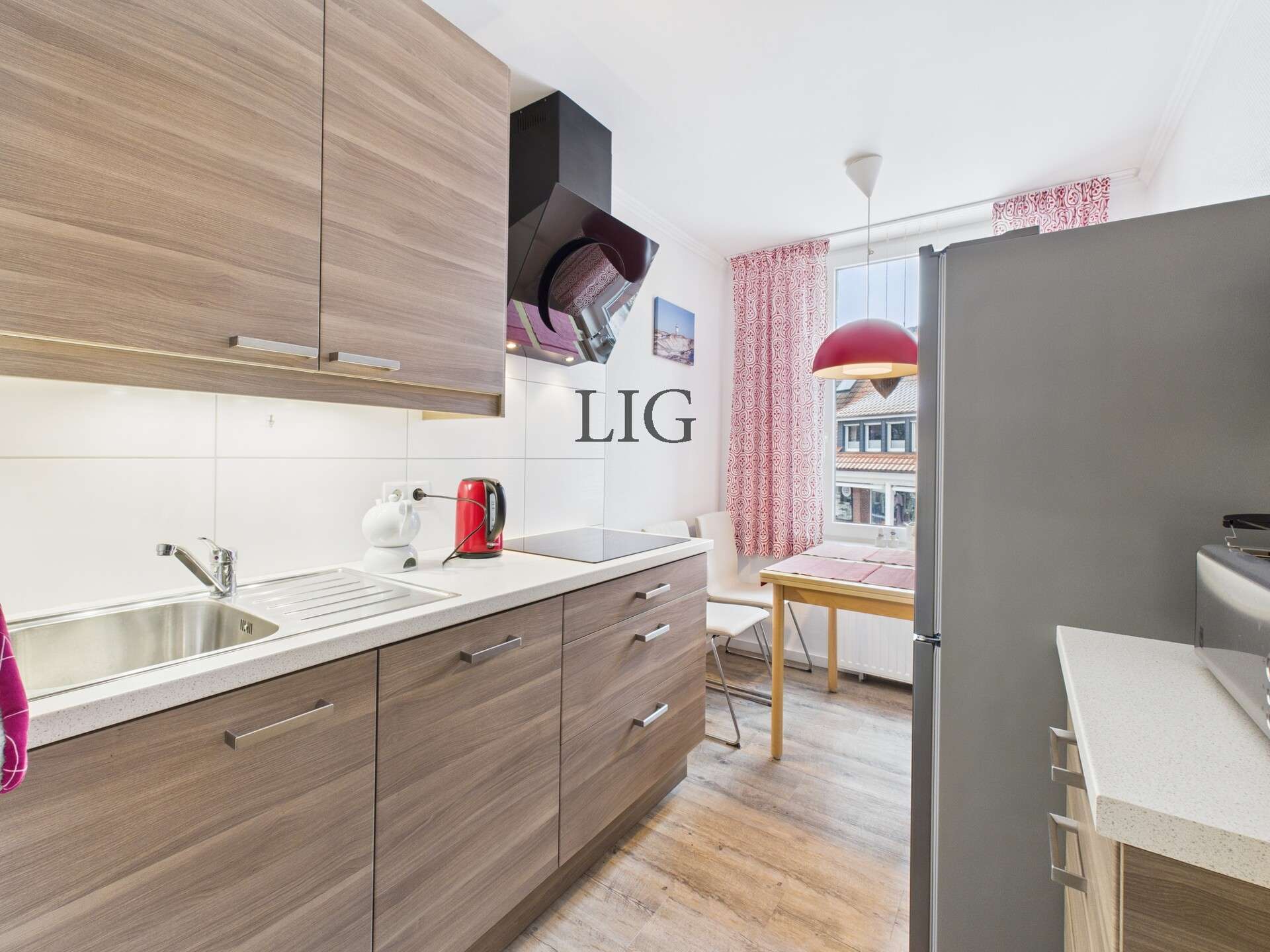 Immobilie in Langeoog - LAGE, LAGE, LAGE: Traumhafte Ferienwohnung nur wenige Meter vom Wasserturm und Hauptstrand entfernt! - Bild 11