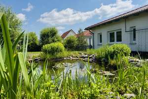 Einfamilienhaus mit Wintergarten, Teich, Carport in Top Zustand in ruhiger Lage