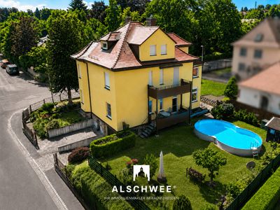 *** Exklusiv *** Stadthaus Zweifamilienhaus mit Garten, Pool, Einbauküche, viel Platz in toller Lage