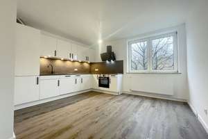 Sanierte 2-Zi-Whg mit Balkon und Wohnküche in Hamburg-Hamm