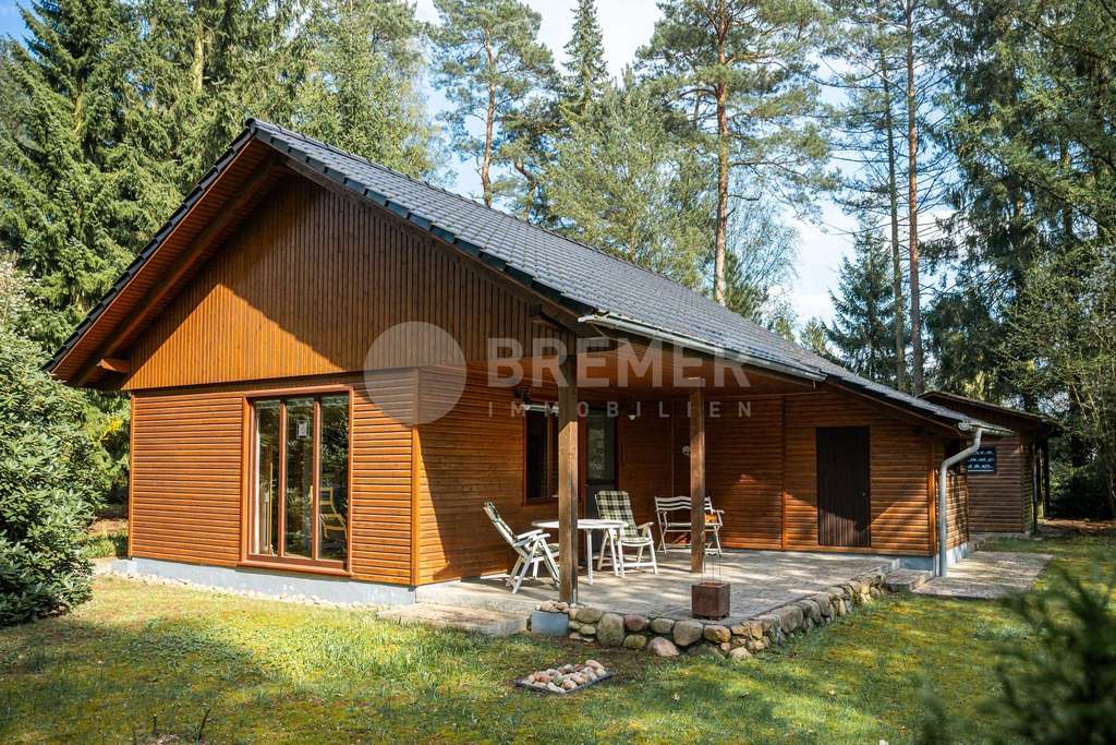 Immobilie in Himbergen - Gepflegtes Holzhaus in idyllischer Lage von Himbergen, am Rande der Göhrde - Bild 1