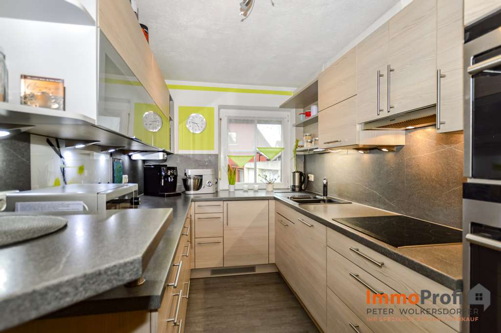 Immobilie in Wertingen - Sanierte Doppelhaushälfte mit PV-Anlage, Solarthermie, Doppelgarage & Aufstellpool in ruhiger Lage - Bild 4