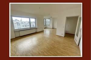 Ab sofort frei – Balkon mit Blick zur Christuskirche –2-Zimmer-Wohnung mit 3-Zimmer-Potenzial