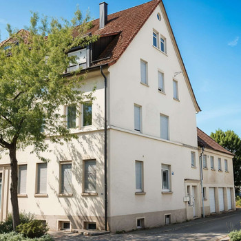 RENDITESTARTKE KAPITALANLAGE: Voll vermietetes 5-Familienhaus inklusive Gewerbe in Ebingen