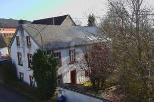 VIEL CHARME, SANIERT, VIEL PLATZ, FERIENWOHNUNG 