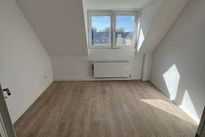 **ab sofort**Renovierte 3-Zimmer Wohnung mit Einbauküche**