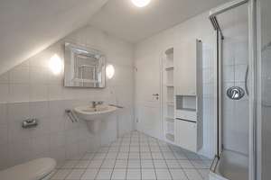 Ansprechendes Einfamilienhaus mit Doppelgarage in Eversten – Die vollständige Adresse der Immobilie erhältst du vom Anbieter., 26131 Eversten, Oldenburg (Oldenburg) – Vorschaubild 26