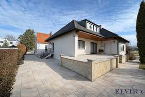 Elvira - Lochhausen, Grundstück mit zwei Einfamilienhäusern in grüner Lage