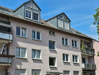 Attraktive 3 Zimmer- Dachgeschosswohnung mit Sonnenloggia in zentraler Lage von Kerpen