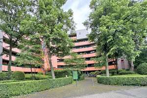 Großzügige Wohnung mit Loggia und Tiefgaragenstellplatz in Lövenich (bezugsfrei) – Die vollständige Adresse der Immobilie erhältst du vom Anbieter., 50859 Lövenich, Köln – Vorschaubild 2