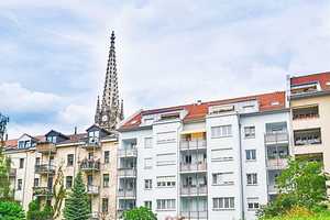 Zwei Zimmer, Balkon und Tiefgaragenstellplatz in Zentrumsnähe – Leipzig – Vorschaubild 1