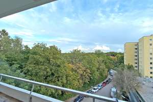 Schöne 1-Zimmer Wohnung in Top Lage / Schwabing mit Blick über den Englischen Garten !!!