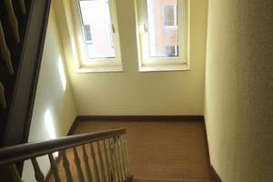 4 Zimmer Dachgeschosswohnung in Essen-Holsterhausen, renovierungs-/sanierungsbedürftig – Krausstr. 20, 45147 Holsterhausen, Essen – Vorschaubild 2