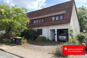 Renovierungsbedürftige Doppelhaushälfte in ruhiger Lage von Jöllenbeck