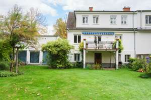 MA - Neuostheim in gesuchter Villenlage: Charmante DHH mit parkähnlichem Garten