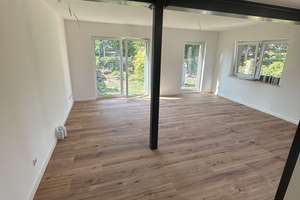 Moderne, kernsanierte 3-Zimmer-Wohnung mit eigenem Garten und gehobener Ausstattung