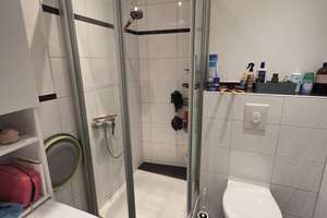 Gepflegte 2-Zimmer Wohnung mit Balkon in Köln-Neuehrenfeld – Lenauplatz 5, 50825 Neuehrenfeld, Köln – Vorschaubild 1