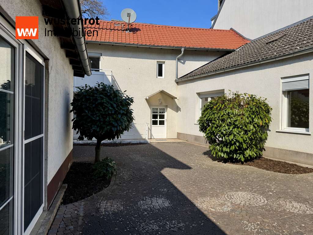 Immobilie in Kelsterbach - Kelsterbach: Zwei getrennte Objekte auf einem Grundstück. Tradition von 1900 trifft Moderne von 1992 - Bild 2